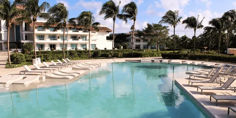 BlueBay Grand Esmeralda