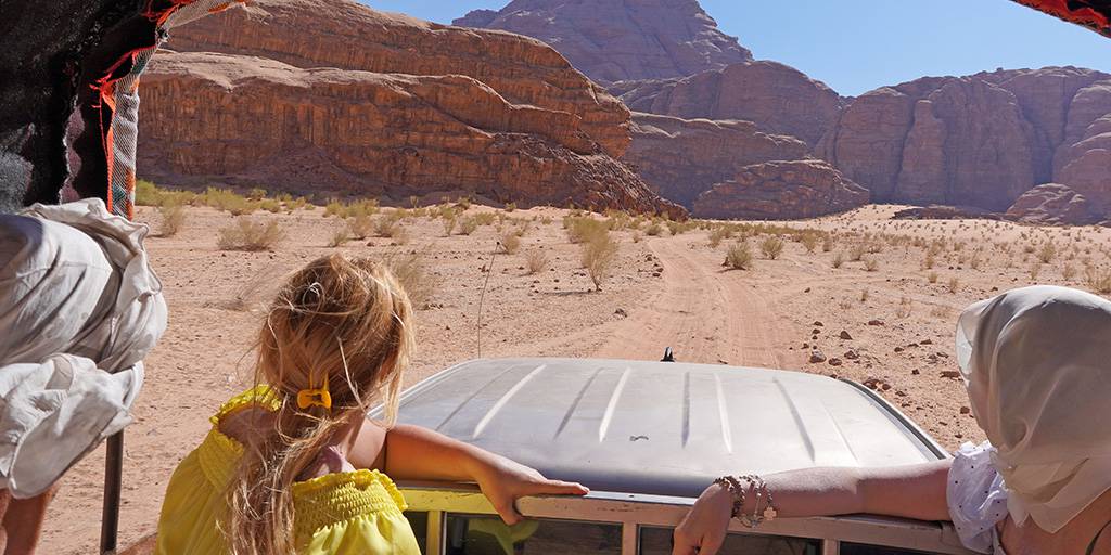 Siéntete Indiana Jones con este viaje a Jordania de 7 días. Durante estas vacaciones conoceremos Petra, Wadi Rum, el Mar Muerto y mucho más. 1