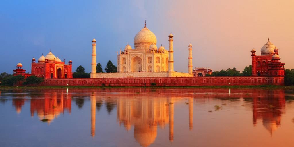 Disfruta de un viaje a India y las ciudades más bellas del norte. Conoce el Triángulo de Oro, descubre los templos de Khajuraho y visita la sagrada Benarés. 4