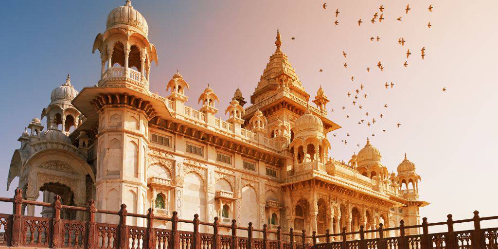 Con este viaje a India podrás disfrutar durante dos semanas de las ciudades mágicas Jaipur y Agra, que guarda el majestuoso Taj Mahal. 5