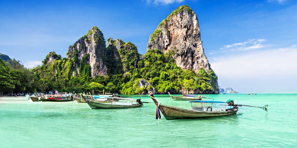 No puedes perderte este viaje combinado a Angkor, Bangkok y Phuket. Conocerás Tailandia, Camboya y las playas paradisíacas de Phuket. 3