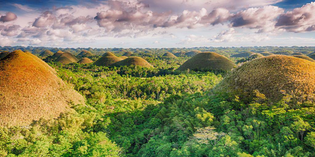 Playas de ensueño, colinas verdes, edificios históricos... este viaje a Filipinas de 10 días ofrece unas vacaciones inolvidables. 3