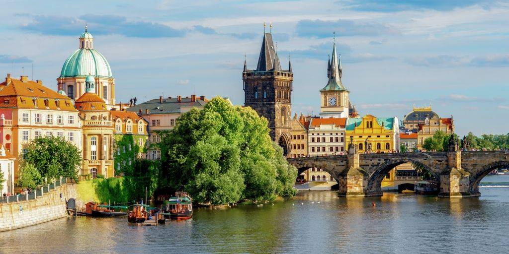 Descubre las capitales del este europeo como Praga, Budapest, Bratislava y Varsovia en 9 días. 6