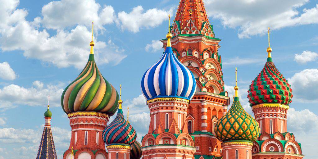 Este viaje a Moscú de 4 días te permitirá conocer la capital de Rusia. Estos días descubriremos el emblemático Kremlin y su Plaza Roja. 2