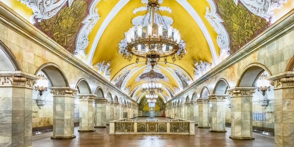 Este viaje a Moscú de 4 días te permitirá conocer la capital de Rusia. Estos días descubriremos el emblemático Kremlin y su Plaza Roja. 3