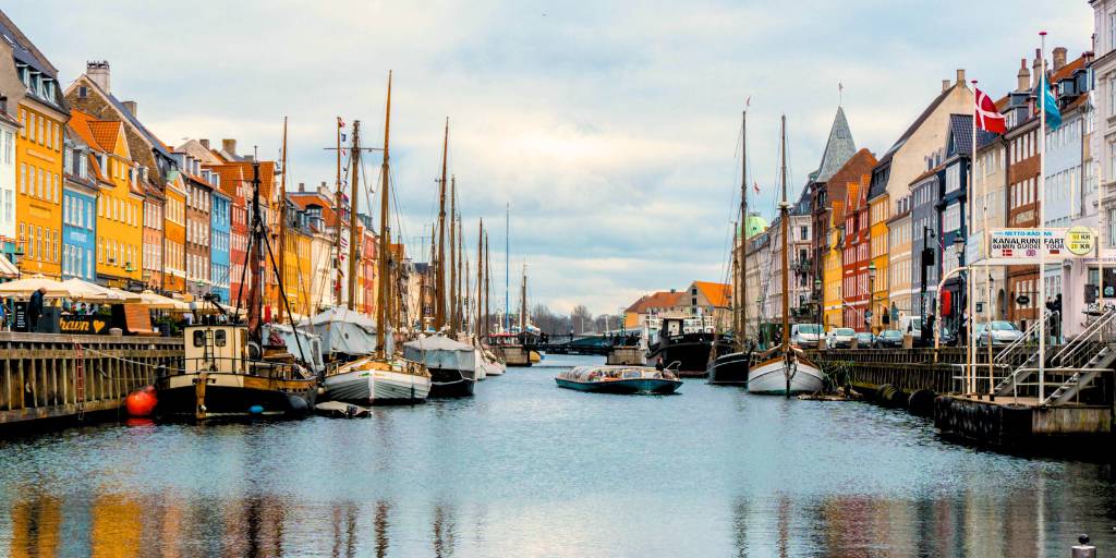 En este tour a Escandinavia de 8 días visitaremos Copenhague, Oslo y Estocolmo y conoceremos algunos de los fiordos noruegos más impresionantes. 1