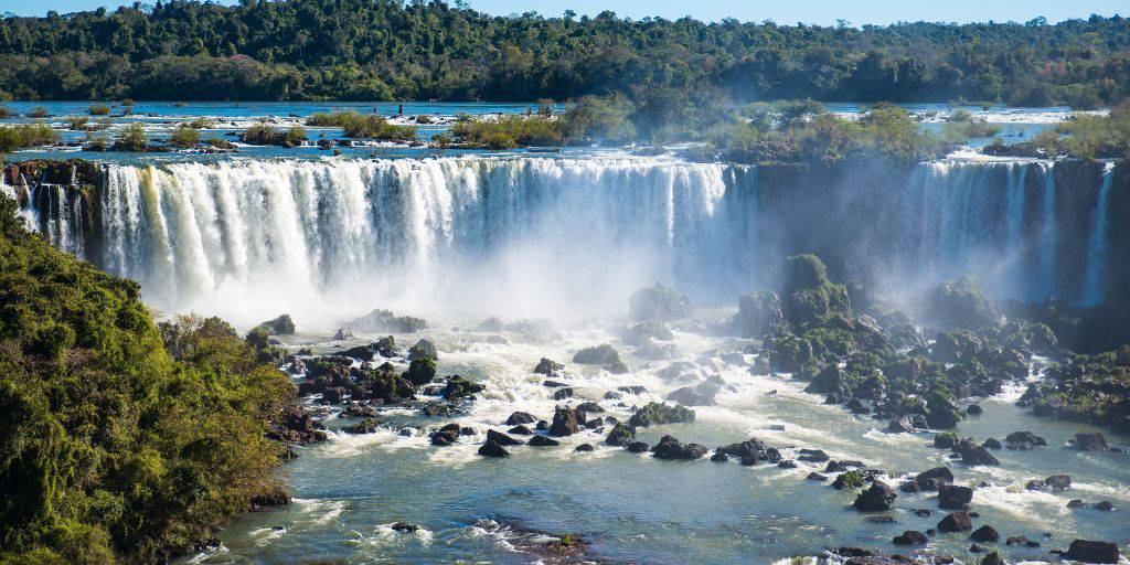 Descubre Brasil con nuestro viaje a Río de Janeiro e Iguazú. Recorrerás un país repleto de ritmo, color, sabor y mucho más. 1