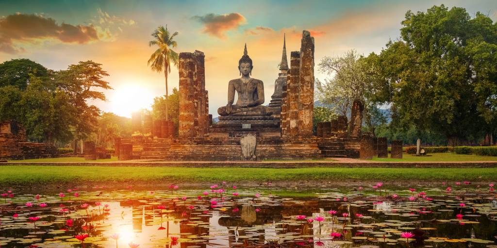 Con este viaje combinado a Tailandia y Camboya de 15 días recorrerás los paisajes más naturales y las antiguas ciudades del Sudeste Asiático. 1