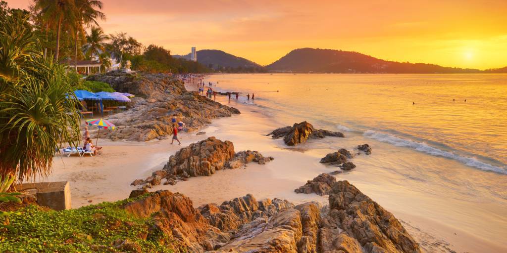 Atrévete a disfrutar de nuestro viaje a Japón y Phuket (playas de Tailandia) y sumérgete en dos de los destinos estrella del continente. 5