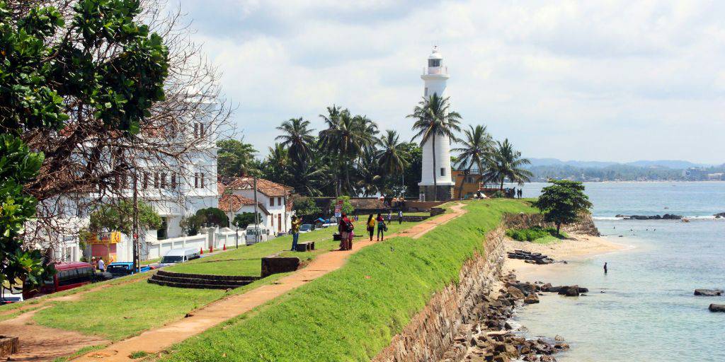 Nuestro tour por Sri Lanka de 11 días ofrece un viaje a la Esmeralda del Índico. Recorrerás ciudades coloniales, budistas y medievales. 4