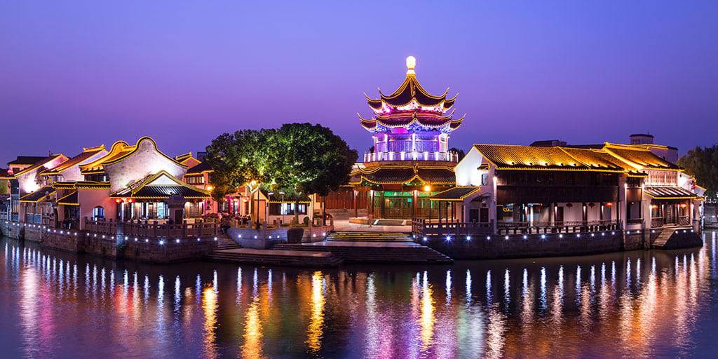 Descubre a fondo las ciudades tradicionales de China con GrandVoyage. Estancia de 11 días y 9 noches. Vuelos y traslados incluidos, hoteles de 4 a 5 estrellas. 1