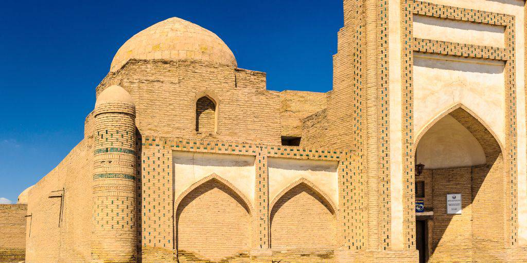 Recorre las mezquitas, las madrasas y palacios más emblemáticos de Asia central con este tour por Uzbekistán durante 9 días. 2