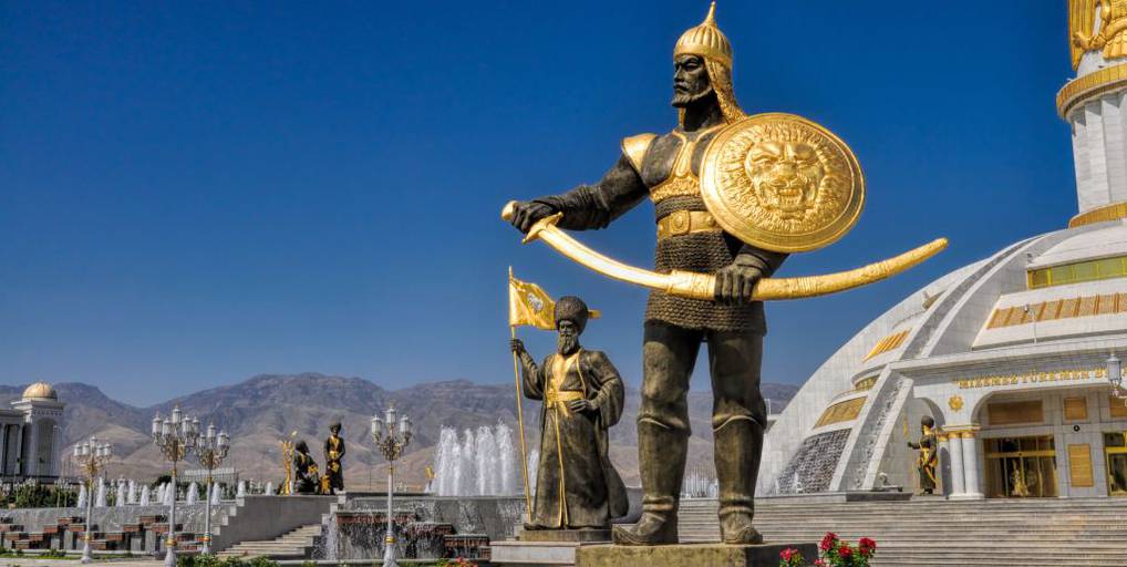 Madrasas, palacios, ciudades perdidas... con nuestro viaje a Uzbekistán y Turkmenistán visitarás lo más destacado de la Gran Ruta de la Seda. 3