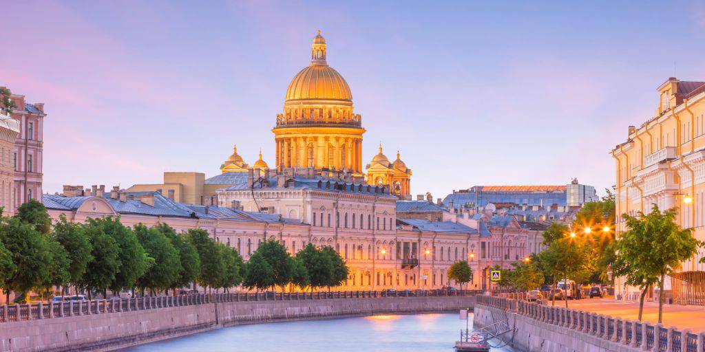 ¿Quieres conocer la capital cultural de Rusia? Ahora puedes hacerlo con nuestro fascinante viaje a la icónica San Petersburgo de 5 días. 3