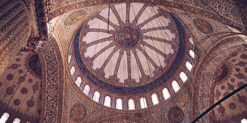 Explora lo mejor de Turquía: navega por el Bósforo y entra en sus bazares y mezquitas con nuestro viaje organizado a Estambul de 6 días. 2
