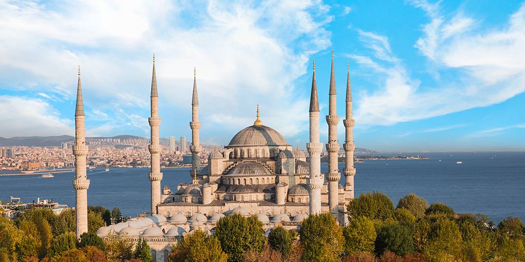 Explora lo mejor de Turquía: navega por el Bósforo y entra en sus bazares y mezquitas con nuestro viaje organizado a Estambul de 6 días. 1