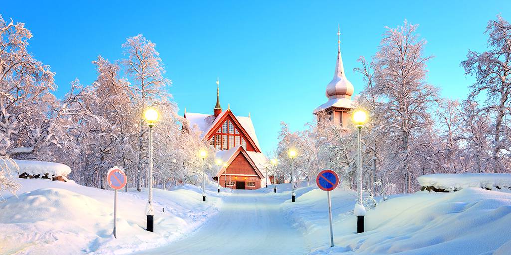 Con esta escapada a la Laponia sueca con auroras boreales y samis podremos disfrutar al máximo de la cultura tradicional. Hotel-cabaña y vuelos. 3