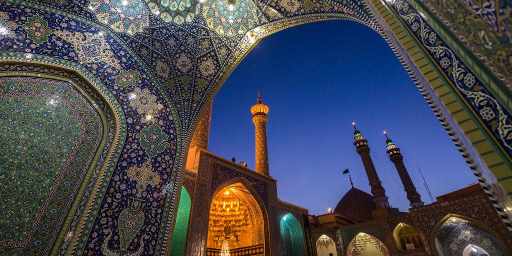 Viaja en privado a Irán y sumérgete en lo mejor de la antigua Ruta de la Seda. Descubre las mejores mezquitas, palacios y ciudades. 5