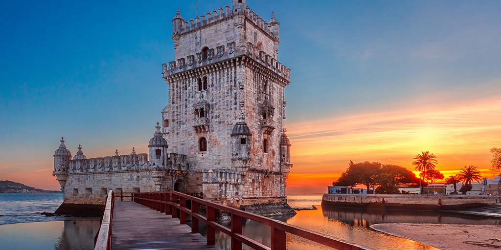Disfruta del puente de diciembre en Lisboa, la capital portuguesa. Excursión a Sintra incluida, así como hoteles 4 estrellas y desayunos. 6