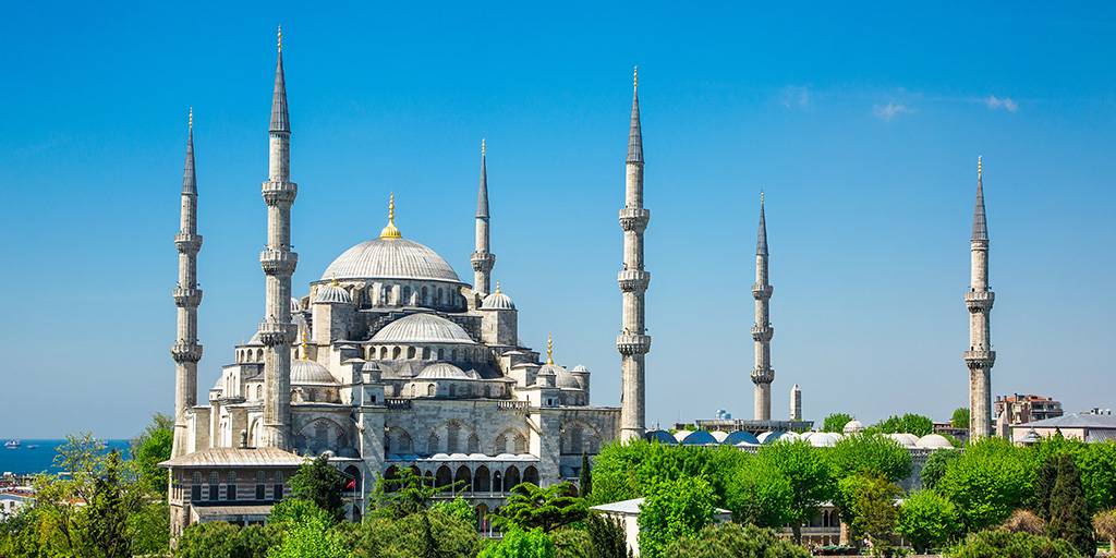 Un viaje por Turquía y Grecia con crucero para disfrutar de dos países. Conoce la mágica Capadocia, recorre la vibrante Estambul y fascínate con las Islas Griegas. 2