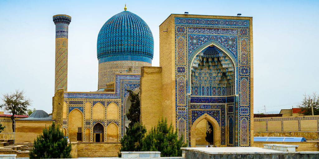 Descubre el arte y la cultura de Uzbekistán con GrandVoyage. Estancia de 8 días y 6 noches. Vuelos y traslados incluidos, hoteles de 3 a 5 estrellas. 5