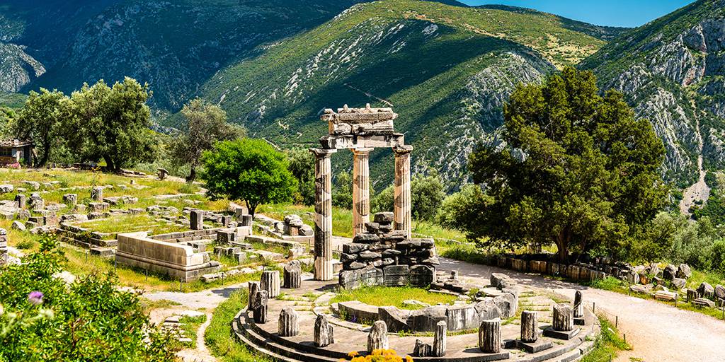 Con este viaje a Turquía y Grecia 14 días podrás visitar los lugares más maravillosos de Estambul, Capadocia, Atenas, Delfos y mucho más. 1