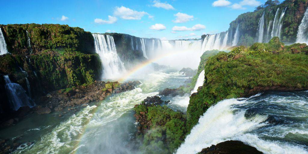 Descubre Brasil con nuestro viaje a Río de Janeiro, Iguazú y Salvador de Bahía. Recorrerás un país repleto de ritmo, color, sabor y mucho más. 6