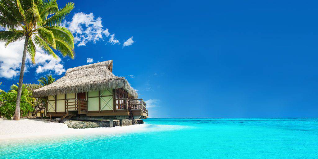 Todos hemos soñado alguna vez con viajar a las islas Maldivas. Con este viaje a Maldivas en Water Villa podrás hacer tu deseo realidad. 5
