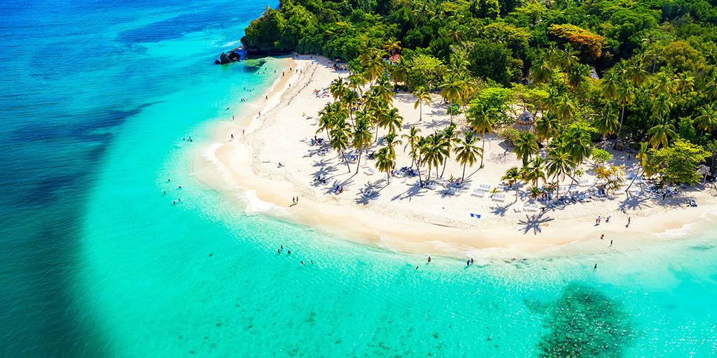 Relájate en Bayahíbe e Isla Saona con este viaje a República Dominicana de 7 días. Aprovecha y práctica deportes acuáticos fascinantes. 1