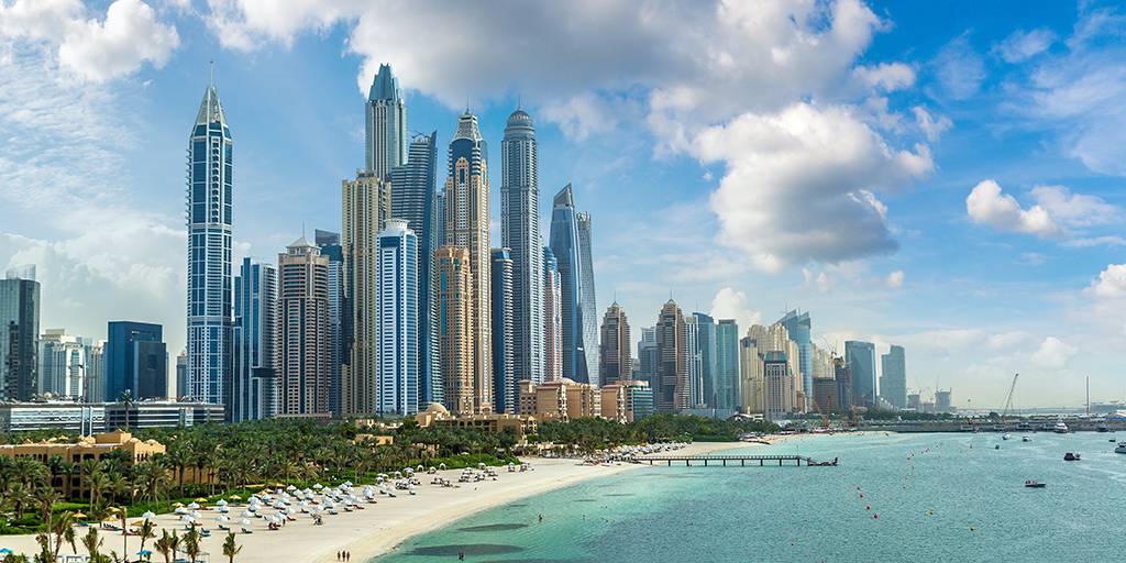 Descubre los encantos de los Emiratos Árabes y las Islas Seychelles con este viaje a Dubái y las playas de Praslin durante 10 días. 6