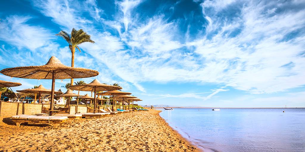 Con este viaje al Mar Rojo con todo incluido podrás disfrutar de las playas de Sharm El Sheikh, el balneario por excelencia de Egipto. 6