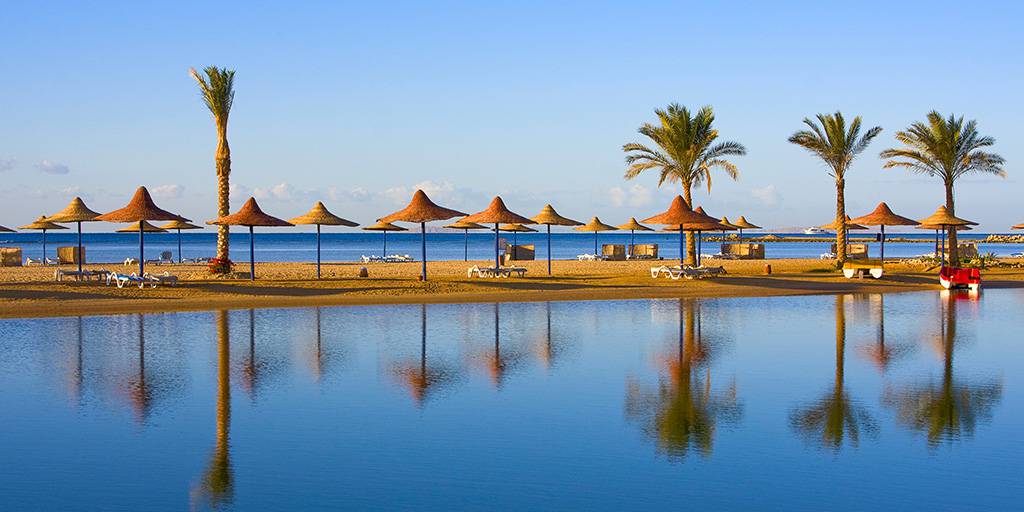 Con este viaje al Mar Rojo con todo incluido podrás disfrutar de las playas de Sharm El Sheikh, el balneario por excelencia de Egipto. 4