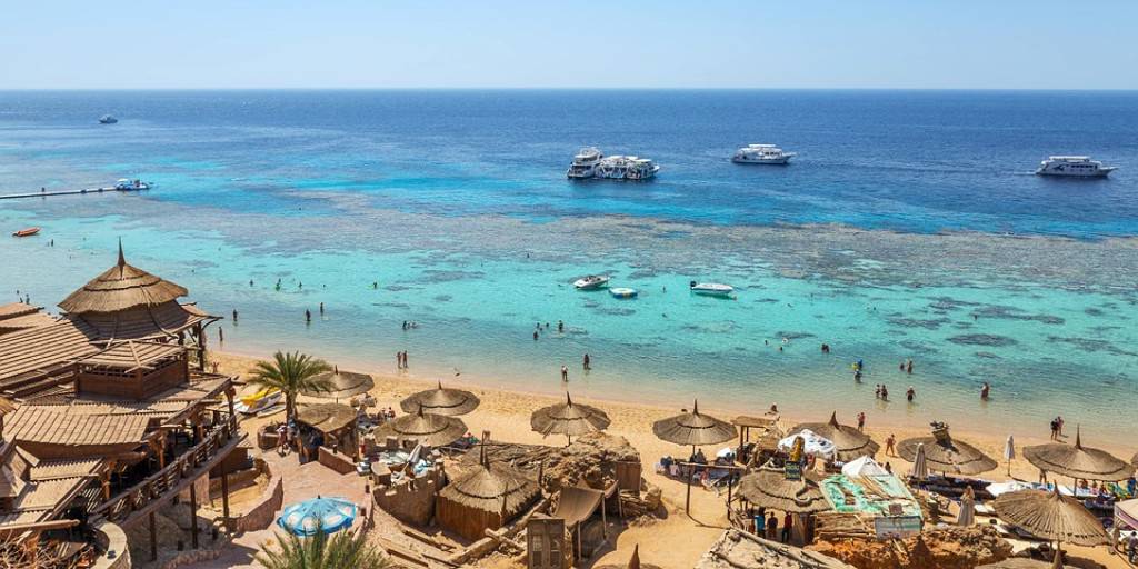Con este viaje al Mar Rojo con todo incluido podrás disfrutar de las playas de Sharm El Sheikh, el balneario por excelencia de Egipto. 2