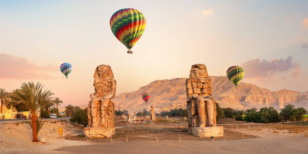 Este circuito organizado por Egipto de 8 días te permitirá conocer los templos de Luxor y Karnak, la gran Esfinge y las Pirámides. 3