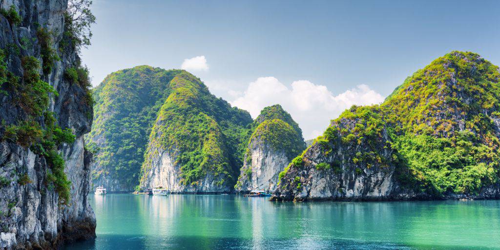 Viaja a las mejores playas de Vietnam con este viaje de 15 días. Relájate en las playas de la isla de Phu Quoc y disfruta de modernidad y aventura en Hanói, Hoi An, Hue y la Delta del Mekong. 6