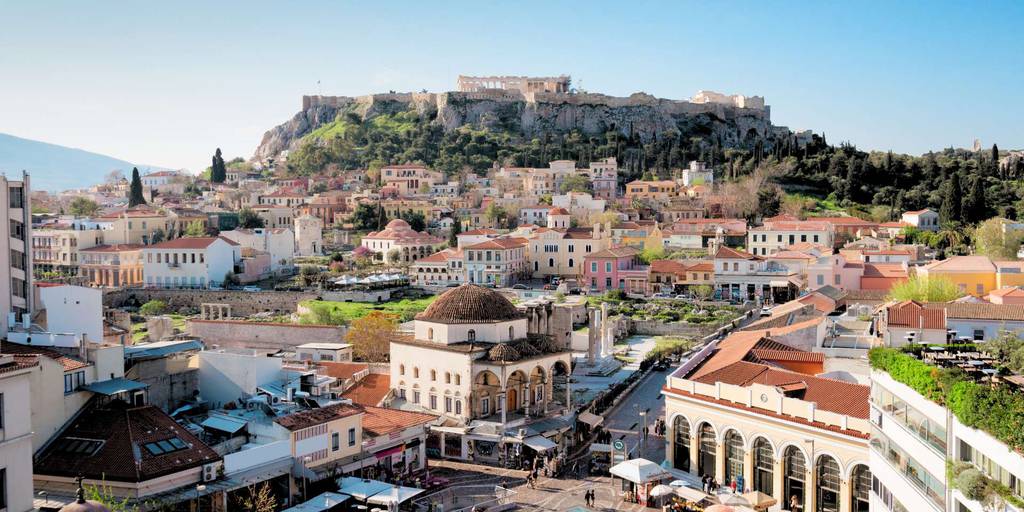 Este viaje a Atenas de 5 días te llevará a explorar la historia antigua de Grecia. Descubre la increíble Acrópolis y visita Argólida, ciudad ubicada entre colinas de olivos y casas de colores. 4