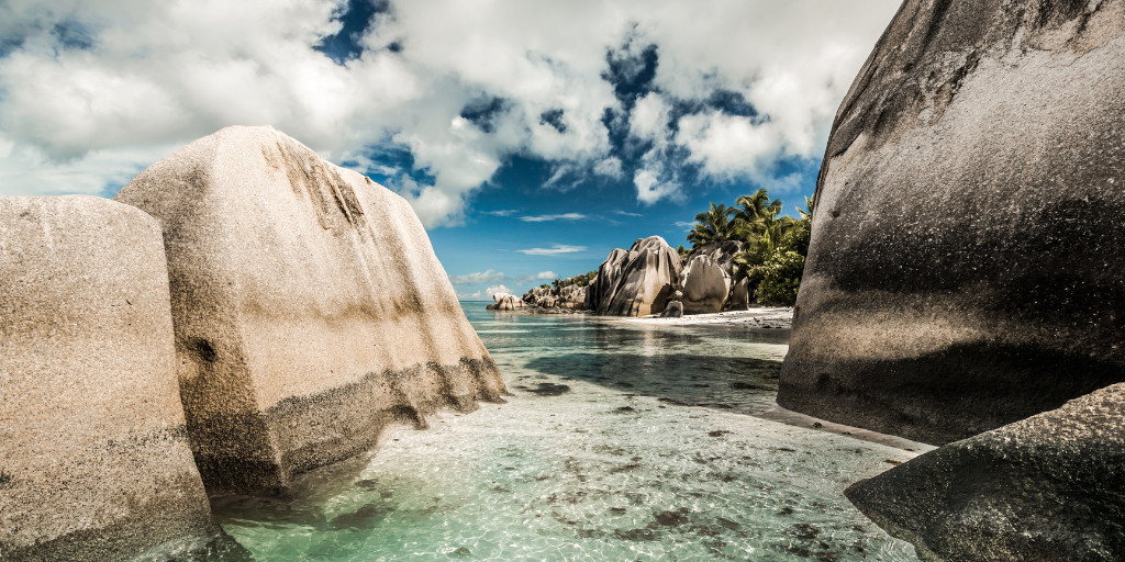Viajes de novios a Seychelles. Celebra tu luna de miel en playas paradisíacas y rodéate de naturaleza virgen. 4