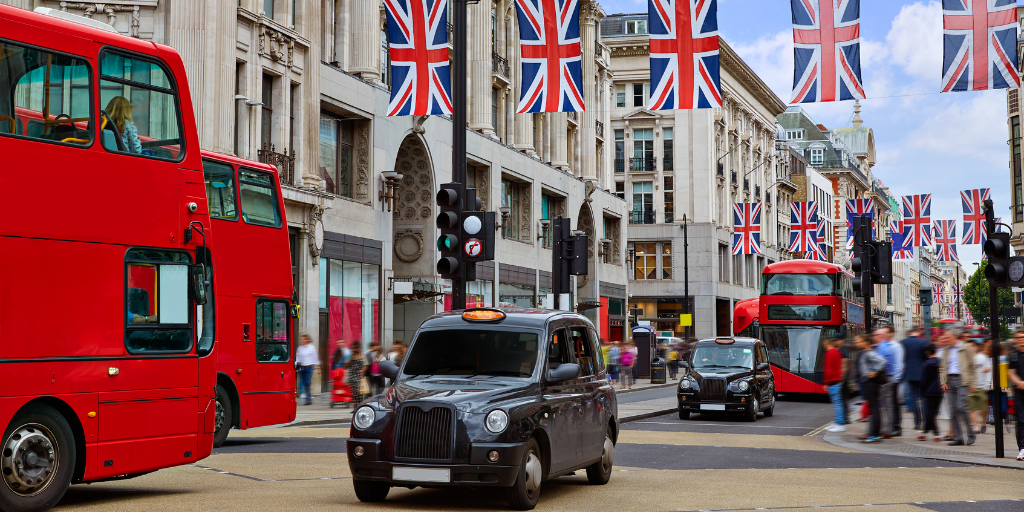 En este viaje a Londres, Liverpool, Edimburgo, Glasgow y Dublín visitaremos la ciudad de los Beatles, Oxford, las Tierras Altas de Escocia y la Bretaña Francesa. 5