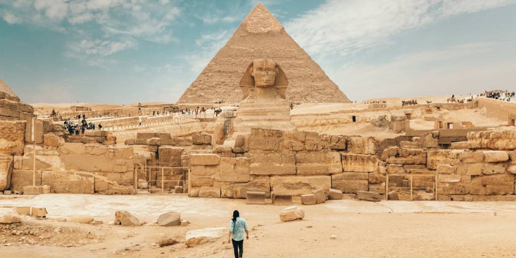 Déjate sorprender por la fascinante historia de Egipto con este viaje único a El Cairo, Luxor y Asuán. Conoceremos el mítico Nilo en crucero. 3
