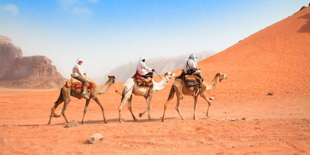 Este viaje organizado a Jordania te llevará desde el desierto de Wadi Rum hasta las playas del Mar Rojo, pasando por Petra y Jerash. 5