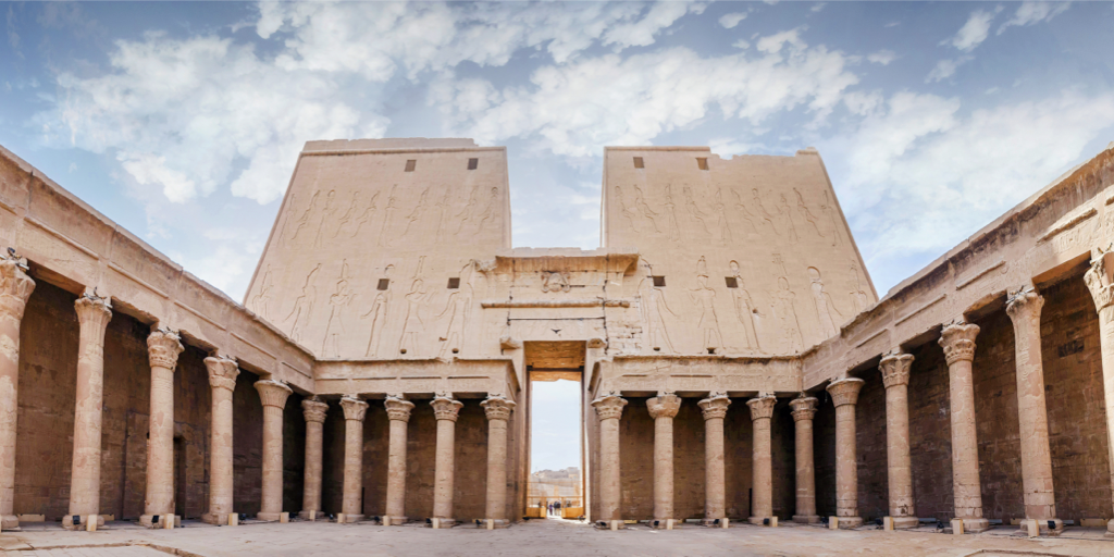 Un viaje por lo mejor de Egipto y Turquía para admirar las Pirámides de Guiza y conocer el Valle de los Reyes en crucero por el Nilo. Continua hacia Estambul déjate fascinar por la mágica Capadocia. 6