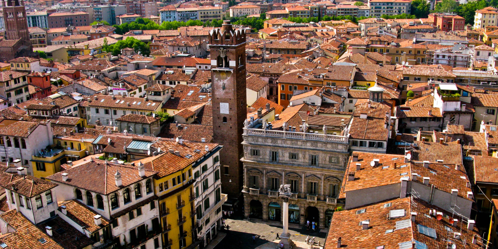 En este viaje a Italia conoceremos lo mejor de Roma, Florencia, Milán y Venecia. Además, descubriremos la Plaza San Pedro del Vaticano y la Riviera italiana en Cinque Terre. 5