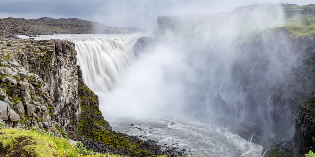 Viaja a Islandia y disfruta de un Fly and Drive por los mejores lugares nórdicos. Disfruta de un viaje en coche mientras das la vuelta a Islandia para conocer magníficos paisajes volcánicos. 5