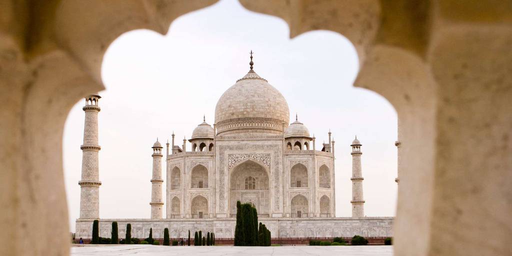 Disfruta de dos paraísos con este viaje a India y Maldivas. Podrás descubrir los secretos de la cultura hindú y playas de aguas cristalinas. 5