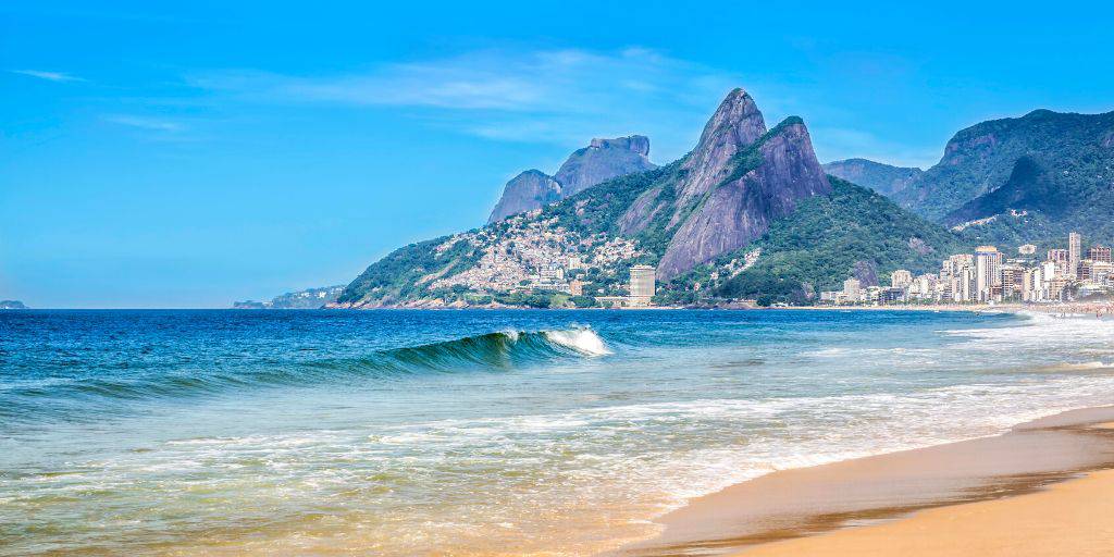 Descubre Brasil con nuestro viaje a Río de Janeiro e Iguazú. Recorrerás un país repleto de ritmo, color, sabor y mucho más. 5