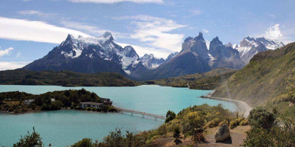 Nuestro viaje a Chile de 11 días te llevará a conoccer el de norte a sur el país sudamericano, pasando por el desierto de Atacama, la capital chilena, Valparaíso y las Torres del Paine. 5