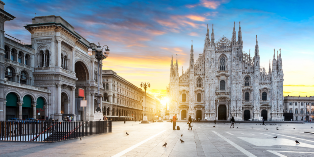 En este viaje a Italia conoceremos lo mejor de Roma, Florencia, Milán y Venecia. Además, descubriremos la Plaza San Pedro del Vaticano y la Riviera italiana en Cinque Terre. 6