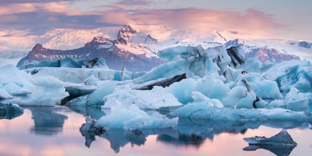 Nuestros viajes a Islandia son una fantástica propuesta para contemplar una colección única de paisajes protagonizados por cascadas, lagos, volcanes, glaciares y las mágicas aurora boreales. 1