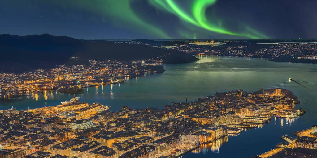 Explora la joya del Norte de Europa en un viaje organizado a Noruega por 7 días. Disfruta las maravillas de la naturaleza noruega en sus fiordos, nevados y coloridos paisajes. 3