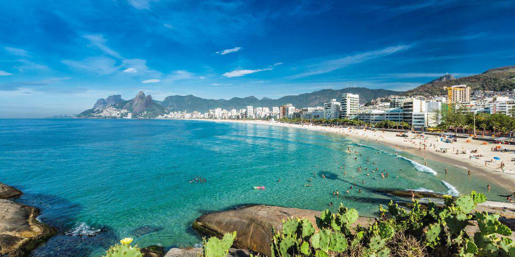 Viaja a Brasil durante Semana Santa. Recorre la ciudad de Río de Janeiro, disfruta del paraíso tropical de Angra Dos Reis y disfruta de las maravillas que Brasil tiene para ofrecer. 1